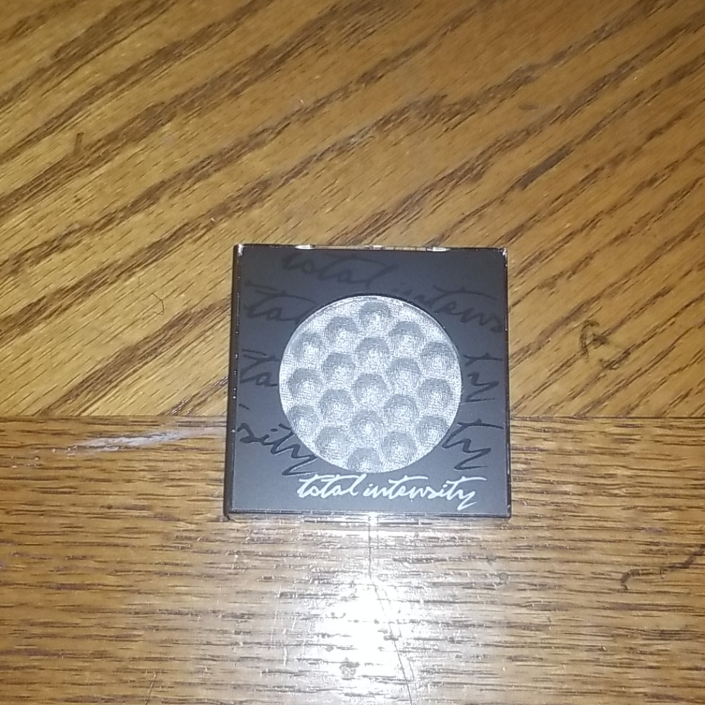 Small Eyeshadow bundle - Picture 4 of 4